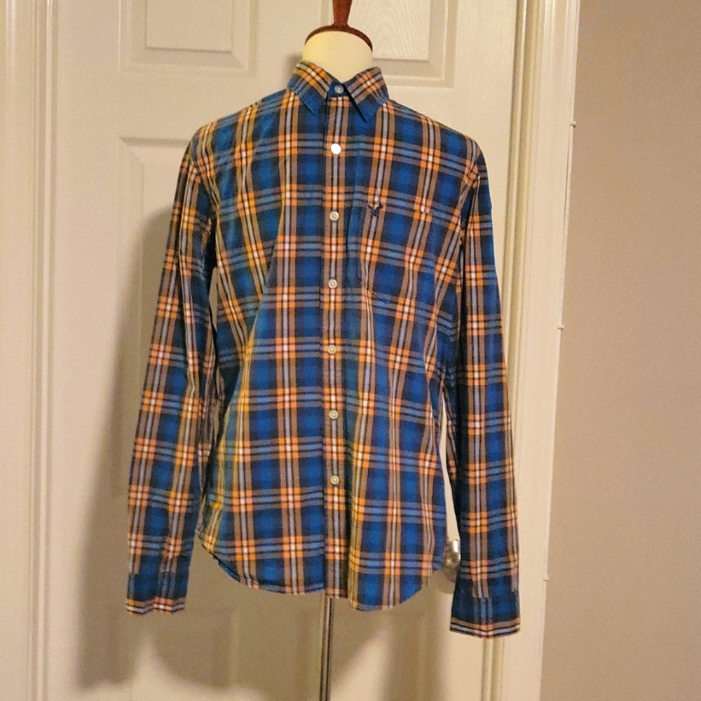 Like New AE plaid button down shirt